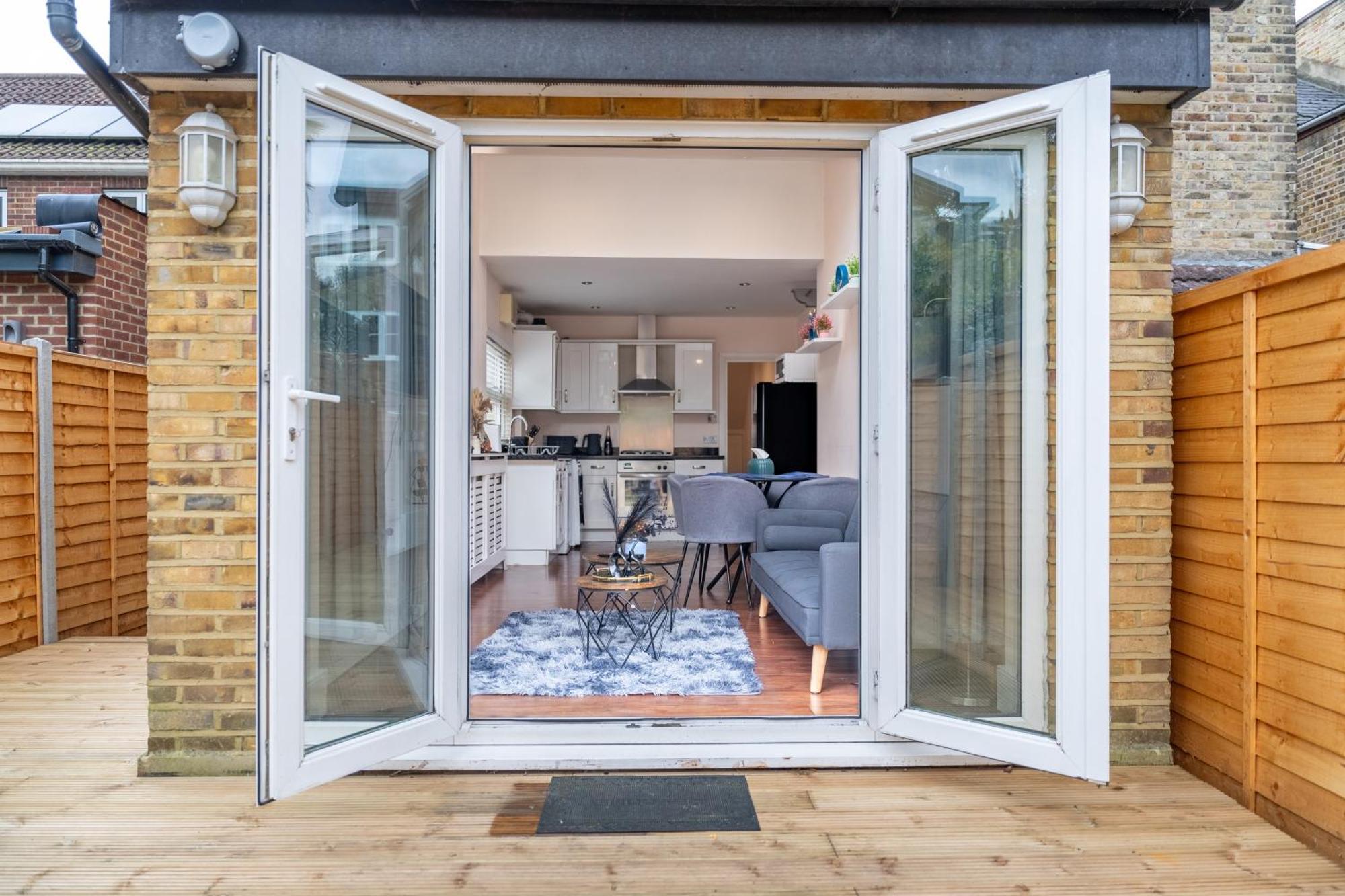 Beautiful 2 Bedroom With Private Garden In Wimbledon - Minutes From Central Λονδίνο Εξωτερικό φωτογραφία