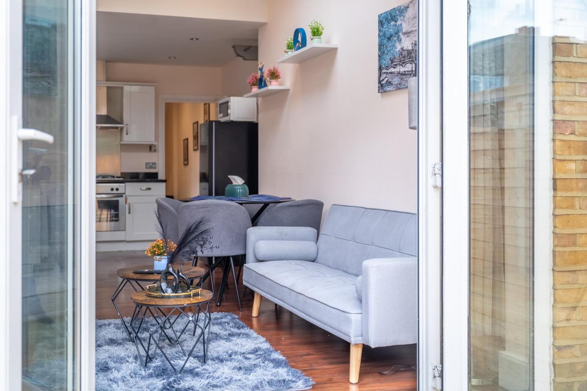 Beautiful 2 Bedroom With Private Garden In Wimbledon - Minutes From Central Λονδίνο Εξωτερικό φωτογραφία